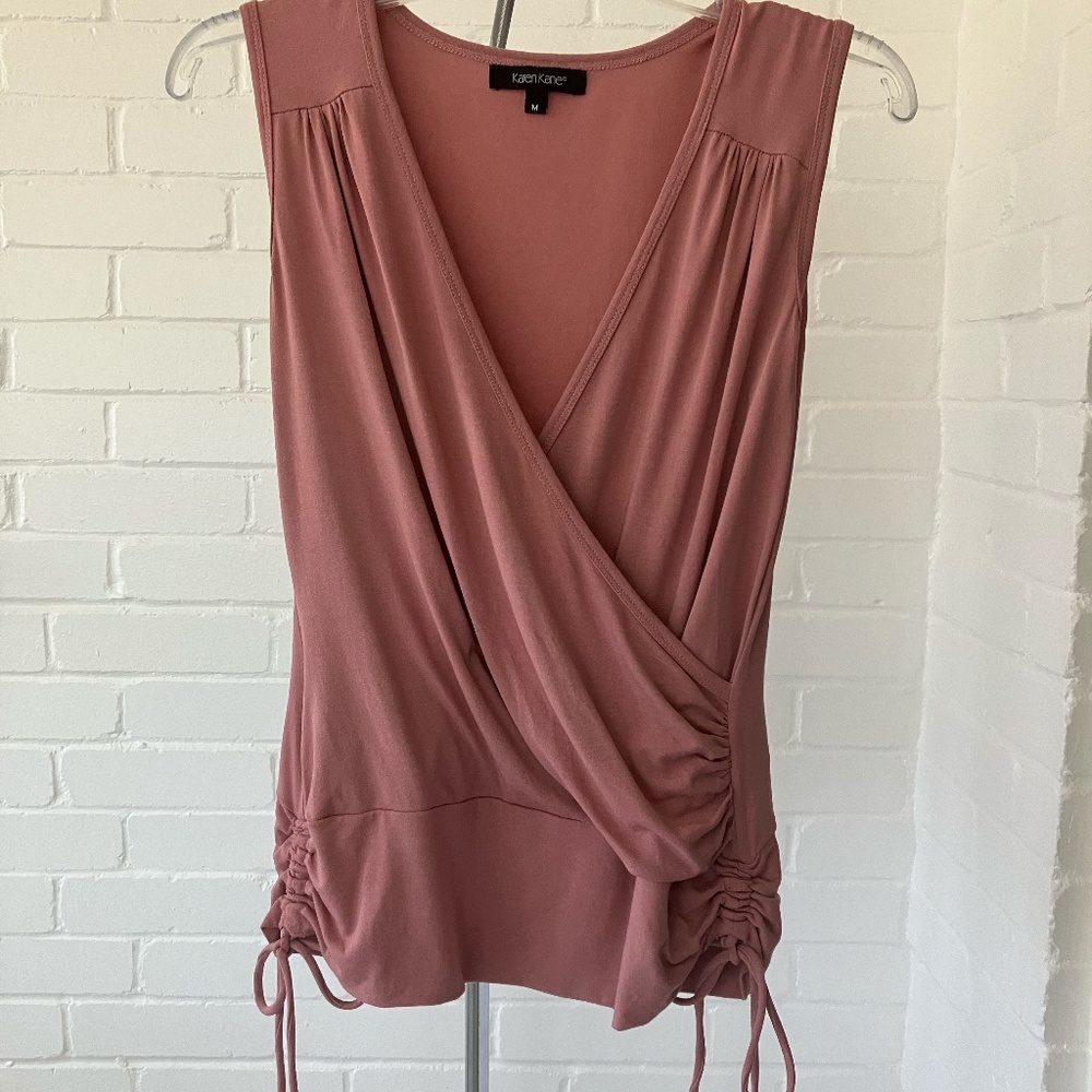 Size M Karen Kane Tawny Rose Sleeveless Top